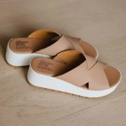 Sorel Cameron Flatform Mule, Honest Beige -Clothing Promotional Store 369A0063final 779a10b7 5c74 43b0 b82e ad2b8ef0af5f