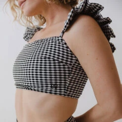 Hamptons Bella Crop, Black -Clothing Promotional Store 369A0393