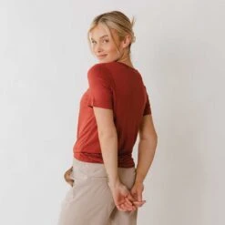 Boyfriend Tee, Brick -Clothing Promotional Store 369A0475final 2009ca46 617c 4851 a97a 584ba870eda5