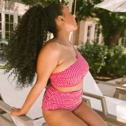 Red Gingham Icon Crop -Clothing Promotional Store 369A4243final 5f551a7e 9160 4f00 b025 91b32c4a1408