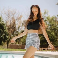 Icon Wave Crop, Matte Black -Clothing Promotional Store 369A4997final