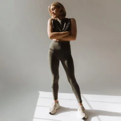 Venus Tank, Olive -Clothing Promotional Store 369A8265final e3bd629c c559 4f32 9393 a01fa09afb03