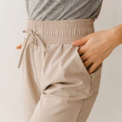 Audrey Wide Leg Pants, Cobblestone -Clothing Promotional Store 369A8359final
