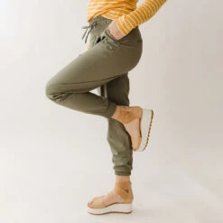 Destination Joggers, Olive -Clothing Promotional Store 369A8461final d7b593bc fa80 4b83 ad4f 0748f540e19c 1