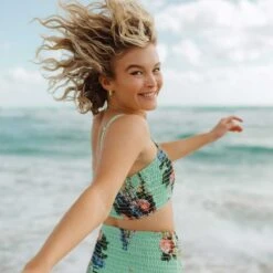 Charlotte Smocked Crop, Rose Mint -Clothing Promotional Store 369A9047final 05d4ef08 d4cd 487c b696 730e958ffca4