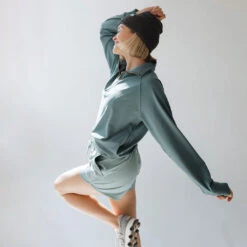 The Gotta Run 1/4 Zip, Blue Grey -Clothing Promotional Store 369A9201final 1