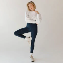 Intention Leggings 7/8, Navy -Clothing Promotional Store 369A9507final f4c3884b 9e8c 4896 9361 01e94edfd9ad
