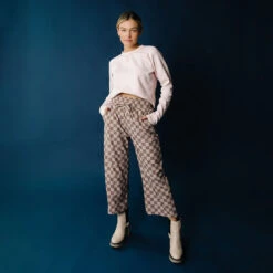 Blush Neo Crop Sweatshirt 13 Blush Neo Crop Sweatshirt -Clothing Promotional Store 369A9808final