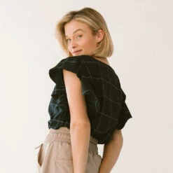 9 To 9 Boss Crop Tee, Black Windowpane -Clothing Promotional Store 369A9964final 4bdf8091 e951 4ff2 b1e2 f7d5dca2606e