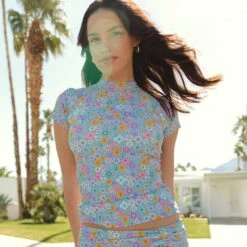 Darling Blue Short Sleeve Rash Guard 12 Darling Blue Short Sleeve Rash Guard -Clothing Promotional Store B38A8905final