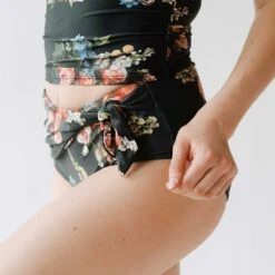 Simone Bottoms, Rose Black -Clothing Promotional Store DSC03609final 9a329936 7fac 4b80 9279 dbe8bc02e1b9