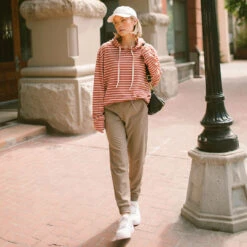 City Pullover, Terracotta -Clothing Promotional Store I2A7887final