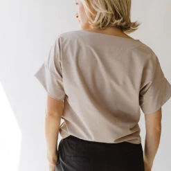 Boss Crop Tee, Cobblestone -Clothing Promotional Store I2A9535final