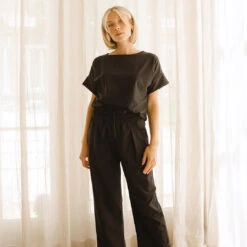 Boss Crop Tee, Black 15 Boss Crop Tee, Black -Clothing Promotional Store I2A9819final 6b0637d5 b590 470f 8c03 869dc242ebf5