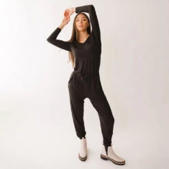 Merry Jumpsuit, Black -Clothing Promotional Store MERRY JUMPSUIT BLACK WEB 5 1
