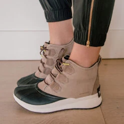 Sorel Out N About III Classic, Omega Taupe -Clothing Promotional Store OUT N ABOUT CLASSIC DUCK BOOT WEB 8