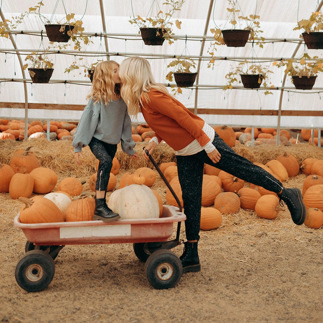 Spooky Jetsetters 8 Spooky Jetsetters - Image 6