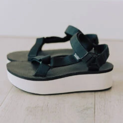 Teva Flatform Universal -Clothing Promotional Store blackteva